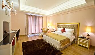 The Royal Pinnacle Hotel