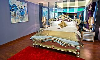 The Royal Pinnacle Hotel