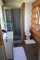 Cariboo Log Guest House