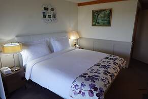 Cariboo Log Guest House