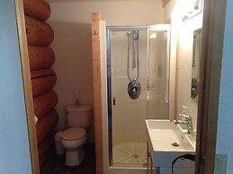 Cariboo Log Guest House