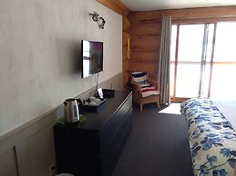 Cariboo Log Guest House