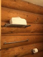 Cariboo Log Guest House