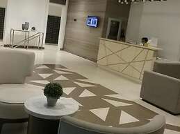 Condoluxe Pioneer Woodlands