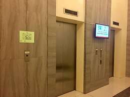 Condoluxe Pioneer Woodlands