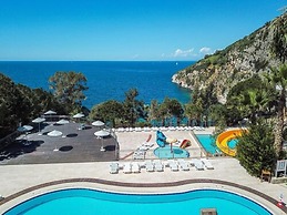 Ladonia Hotels Adakule