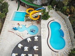 Ladonia Hotels Adakule