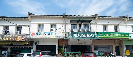 OYO 1224 Hotel Hajah Rohayah