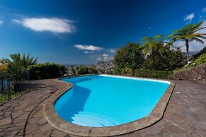 Atlantic Ocean Apartment