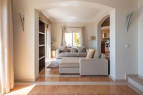 Designed Villa - Palheiro Village