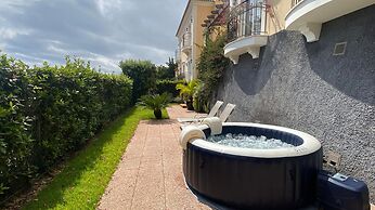 Designed Villa - Palheiro Village