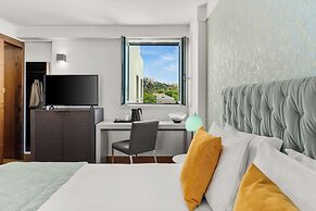 Athenaeum Eridanus Luxury Hotel