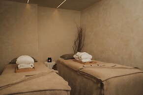 Athenaeum Eridanus Luxury Hotel