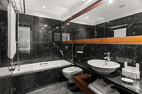 Athenaeum Eridanus Luxury Hotel