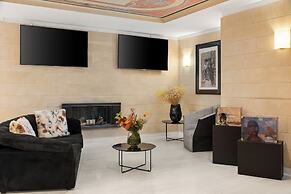 Athenaeum Eridanus Luxury Hotel