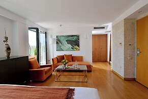 Athenaeum Eridanus Luxury Hotel