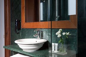 Athenaeum Eridanus Luxury Hotel