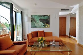 Athenaeum Eridanus Luxury Hotel