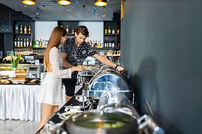 Luxcity Hotel & Apartment