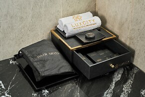 Luxcity Hotel & Apartment