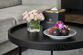 Luxcity Hotel & Apartment