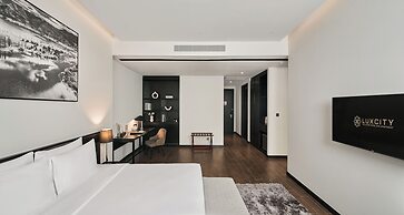 Luxcity Hotel & Apartment