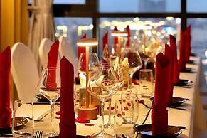 Luxcity Hotel & Apartment