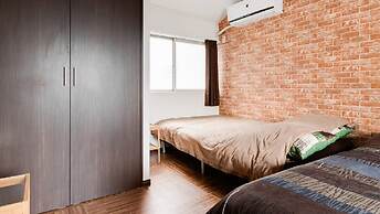 Senbonkita Terrace House