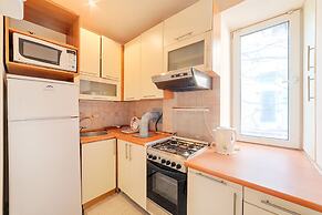 3 Bedroom Apartment near Deribasovskaya