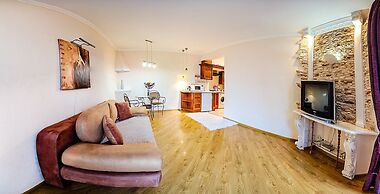Balcony Apartment near Deribasovskaya