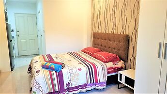 Bang Saray - Lake & Pool Views