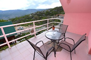 Holiday Homes & Bungalows Povija