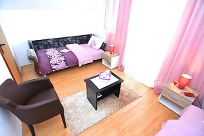 Holiday Homes & Bungalows Povija