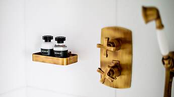 Monsieur George Hotel & Spa – Champs Elysées