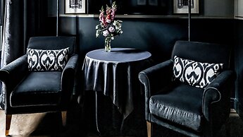 Monsieur George Hotel & Spa – Champs Elysées