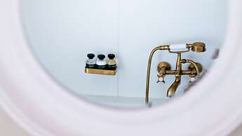 Monsieur George Hotel & Spa – Champs Elysées