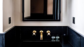 Monsieur George Hotel & Spa – Champs Elysées