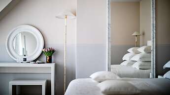 Monsieur George Hotel & Spa – Champs Elysées