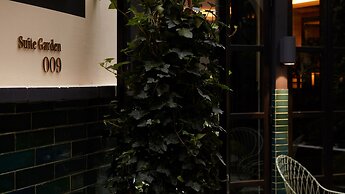 Monsieur George Hotel & Spa – Champs Elysées