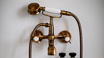 Monsieur George Hotel & Spa – Champs Elysées