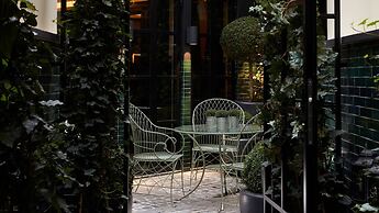 Monsieur George Hotel & Spa – Champs Elysées