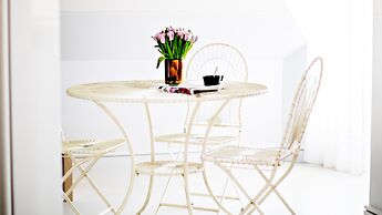 Monsieur George Hotel & Spa – Champs Elysées