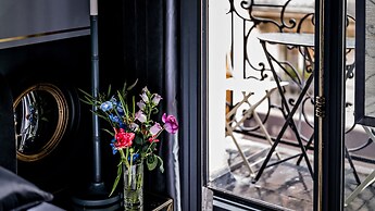 Monsieur George Hotel & Spa – Champs Elysées