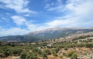 Traditional Apartments Madares