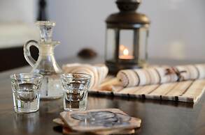 Traditional Apartments Madares