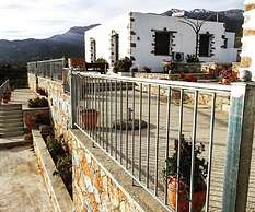 Traditional Apartments Madares