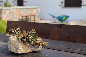 Traditional Apartments Madares