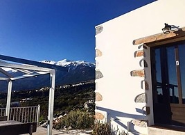 Traditional Apartments Madares