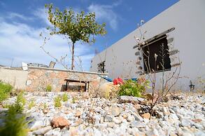 Traditional Apartments Madares