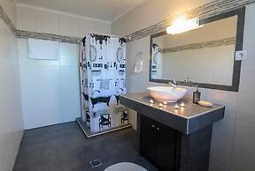 Traditional Apartments Madares